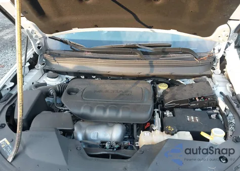 2019 Jeep Cherokee Latitude Plus 4X4 z USA, uszkodzony, nr VIN 1C4PJMLB5KD257599